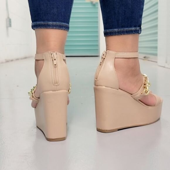 Women's Gold Chain High Wedge Platform Nude Color - Picture 4 of 4